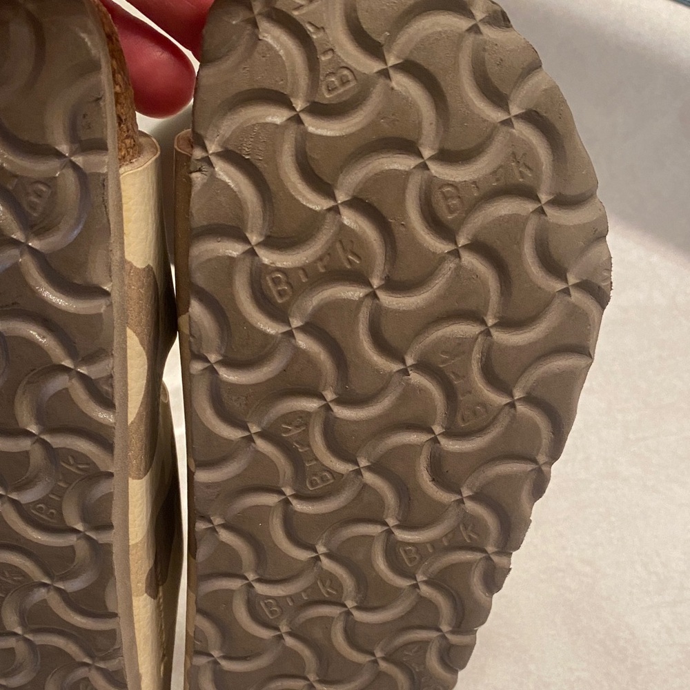 Birkenstock ladies Arizona Sandals in Tan Camouflage soft footbed - Picture 8 of 11